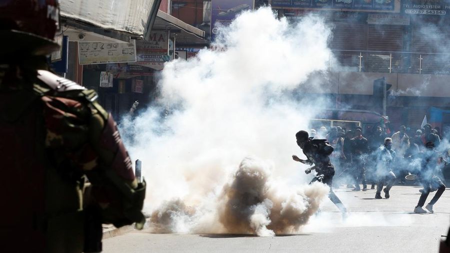 Police use tear gas to disperse protesters during a demonstration against Kenya's proposed finance bill 2024/2025 in Nairobi, Kenya, June 25, 2024. REUTERS/Monicah Mwangi