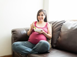 10 Makanan untuk Kurangi Kaki Bengkak Ibu Hamil, Pilih yang Tinggi Kalium