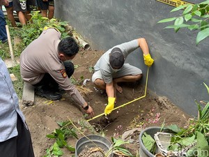 Sadis Ortu di Kediri Siksa Balitanya hingga Tewas Lalu Kubur di Samping Rumah