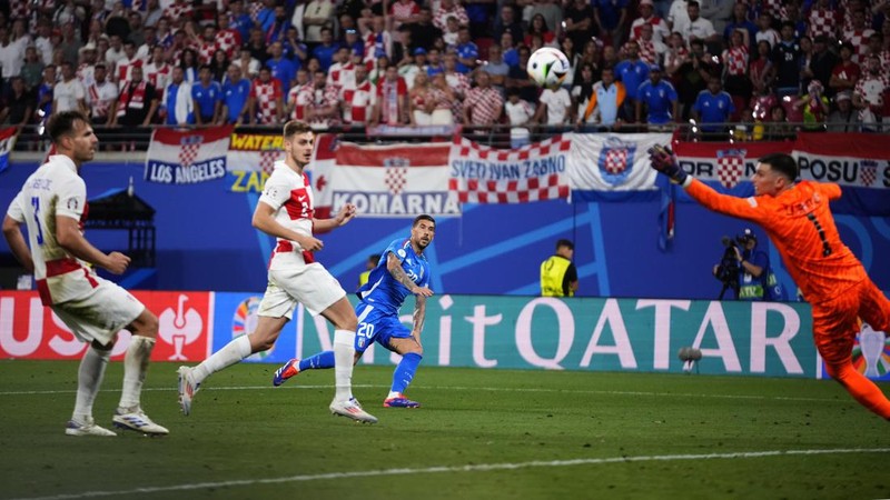 Reaksi Luka Modric dari Kroasia usai laga Grup B antara Kroasia melawan Italia pada turnamen sepak bola Euro 2024 di Leipzig, Jerman, Senin, 24 Juni 2024. (AP Photo/Sunday Alamba)