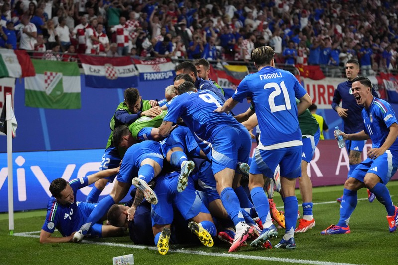 Reaksi Luka Modric dari Kroasia usai laga Grup B antara Kroasia melawan Italia pada turnamen sepak bola Euro 2024 di Leipzig, Jerman, Senin, 24 Juni 2024. Reaksi Luka Modric dari Kroasia usai laga Grup B antara Kroasia melawan Italia pada turnamen sepak bola Euro 2024 di Leipzig, Jerman, Senin, 24 Juni 2024. (AP Photo/Sunday Alamba)