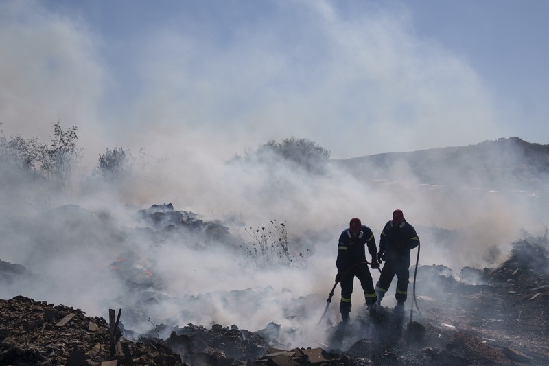 Pemandangan umum kebakaran hutan di Pulau Hydra, Yunani 21 Juni 2024. Pemandangan umum kebakaran hutan di Pulau Hydra, Yunani 21 Juni 2024. (Volunteer fire station of Hydra/Handout via REUTERS)