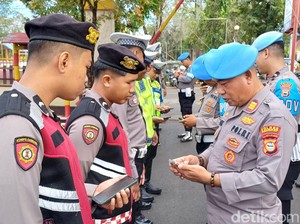 Kapolres Pangkep Razia HP Personel demi Cegah Judi Online