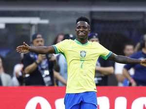 Skill Vinicius Seolah Hilang di Timnas Brasil