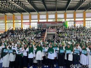 Emak-emak Jilbab Ijo Deklarasi Dukung Rohmi-Firin di Pilgub NTB 2024