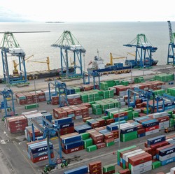 Pelindo Terminal Petikemas Ekspansi ke Makassar New Port