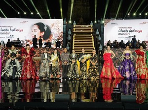 Bank Mandiri Gelar Gala Fashion Night di Candi Prambanan