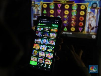 Pemerintah Ungkap Aplikasi Sarang Judi Online di RI, Bukan TikTok-WA