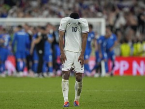 Beranikah Southgate Cadangkan Jude Bellingham?