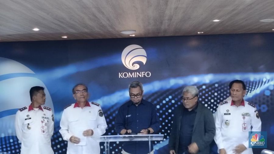 Konferensi Pers BSSN dan Kementerian Kominfo di Gedung Kementerian Kominfo, Rabu (26/6/2024). (CNBC Indonesia/Novina)