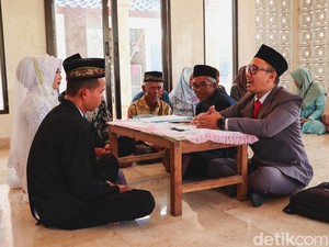 Penghulu Edukasi Bahaya Judi Online ke Pengantin Baru di Ponorogo