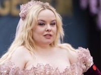 Aktris Bridgerton Nicola Coughlan Pernah Terlilit Utang, Ini Kisahnya