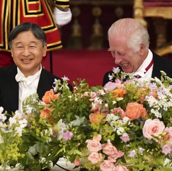 Potret Mesra Kaisar Jepang Naruhito Kunjungi Raja Inggris Charles III