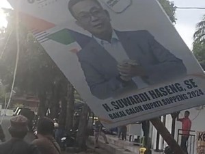 Baliho Bacalon Bupati Soppeng Dibongkar Pemkab, Pemilik Reklame Protes