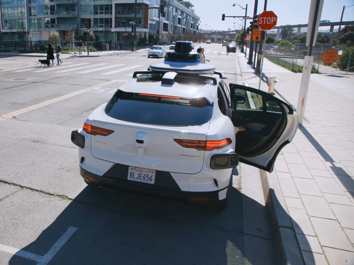 Waymo Tarik Ribuan Mobil Self-Driving Karena Kecelakaan Beruntun di AS