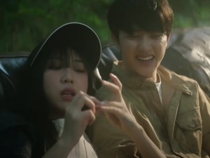Lirik Lagu Young Ji feat D.O Small Girl Lengkap dengan Terjemahannya
