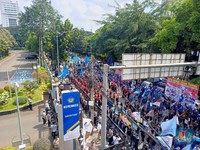 Massa Buruh Geruduk Kantor Sri Mulyani Tolak Tapera, Jalan Ini Ditutup