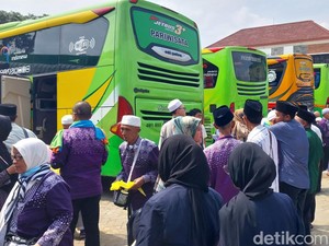 60 Calon Jemaah Haji Furoda Travel Surabaya Terancam Gagal Berangkat