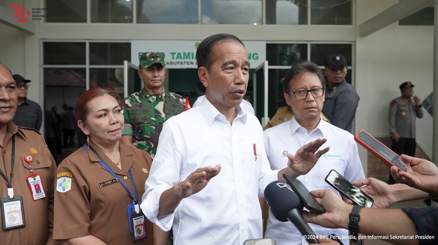 Keterangan Pers Presiden Jokowi usai Tinjau RSUD Tamiang Layang, Barito Timur, Kamis (27/6/2024). (Tangkapan Layar Youtube Sekretariat Presiden)