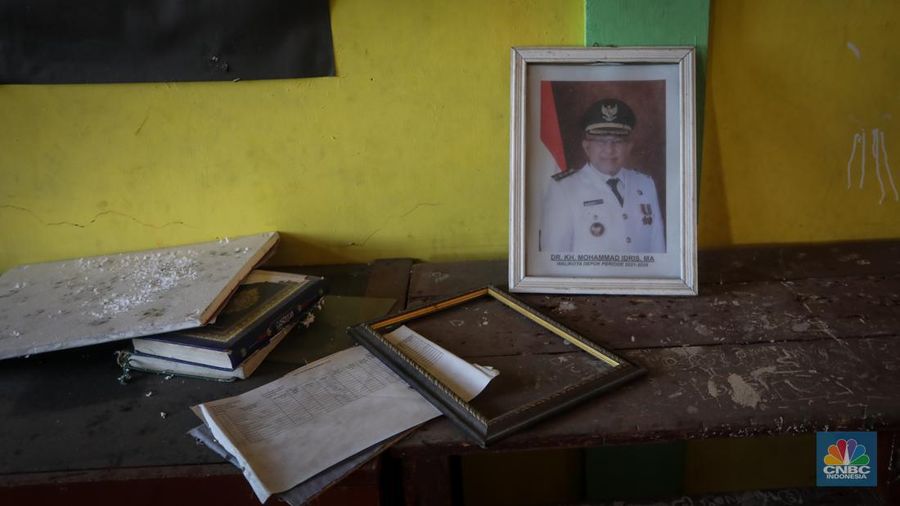 Kondisi SDN Pondok Cina (Pocin) 01 yang terbengkalai di Jalan Margonda, Kota Depok, Jawa Barat, Kamis (27/6/2024). (CNBC Indonesia/Faisal Rahman)