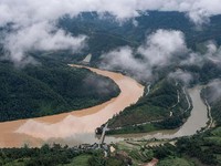 Fenomena Langka! Potret Sungai 2 Warna di China, Ini Penampakannya
