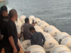 Penumpang KM Dorolonda Rute Makassar-Surabaya Lompat ke Laut Dievakuasi