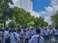 Pabrik Tekstil Berguguran Picu Tsunami PHK, Massa Buruh Turun ke Jalan