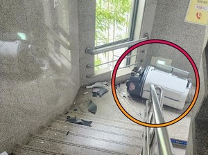 Detik-detik Robot PNS Bunuh Diri, Berputar-putar Sebelum Loncat