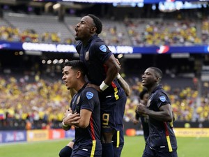 Gol Bunuh Diri Spektakuler Saat Ekuador Bungkam Jamaika 3-1