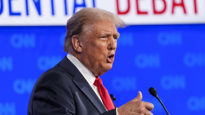 Calon presiden dari Partai Republik mantan Presiden Donald Trump saat debat capres dengan Presiden Joe Biden, Kamis, 27 Juni 2024, di Atlanta. (AP Photo/Gerald Herbert)