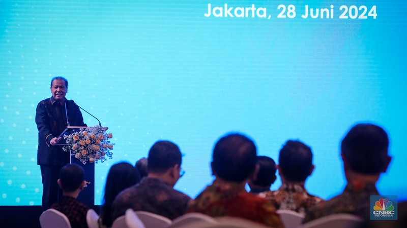 Founder & Chairman CT Corp, Chairul Tanjung (kiri) dan Direktur Utama Bank Mandiri, Darmawan Junaidi (kanan) saat penandatanganan penandatanganan MoU Layanan Transaksi Perbankan CT Corp dan Bank Mandiri di Plaza Mandiri, Jakarta, Jumat (28/6/2024). (CNBC Indonesia/Faisal Rahman) Founder & Chairman CT Corp, Chairul Tanjung (kiri) dan Direktur Utama Bank Mandiri, Darmawan Junaidi (kanan) saat penandatanganan penandatanganan MoU Layanan Transaksi Perbankan CT Corp dan Bank Mandiri di Plaza Mandiri, Jakarta, Jumat (28/6/2024). (CNBC Indonesia/Faisal Rahman)
