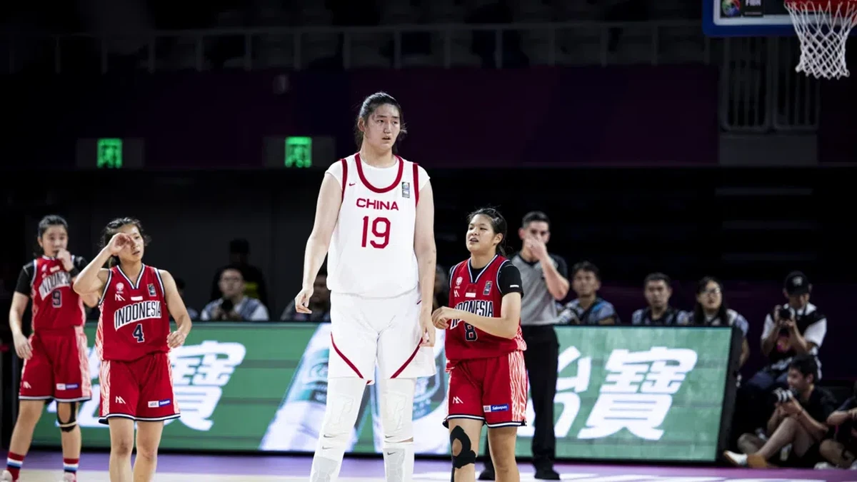 Profil Zhang Ziyu, Atlet Basket Raksasa China Setinggi 2 Meter