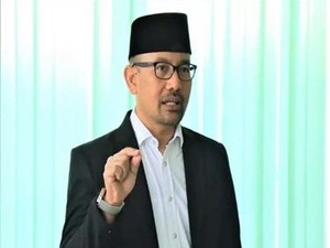 Rekam Jejak dan Karier Akhmad Muzakki yang Mundur dari Rektor UINSA
