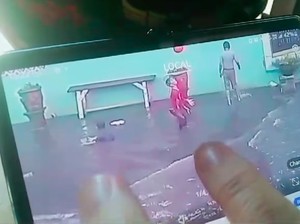 Bocah 6 Tahun Hanyut Tercebur Selokan Saat Banjir di Bekasi