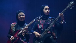 Marsya Voice of Baceprot Rayakan Ultah di Panggung Glastonbury