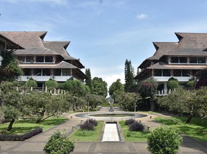Viral ITB Wajibkan Kerja Paruh Waktu bagi Mahasiswa Penerima Pengurangan UKT