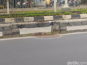 Ini Lokasi Pemotor Tewas Tertancap Besi Separator Busway di Jakbar