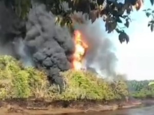 Sumur Minyak Ilegal di Muba Terbakar, Limbahnya Cemari Sungai Dawas-Parung