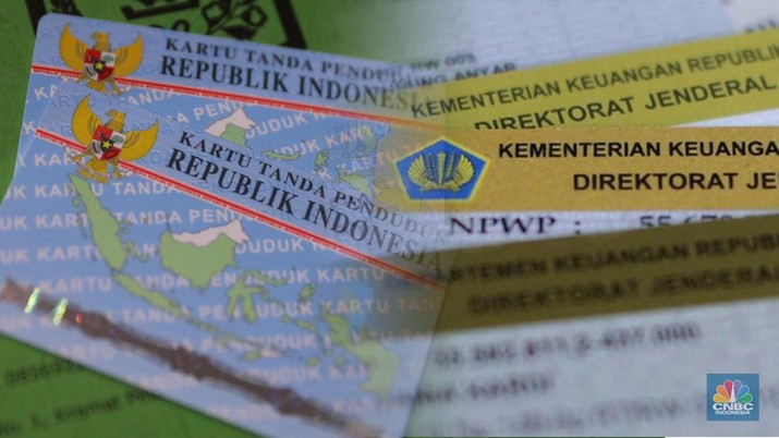 Foto kolase KTP dan NPWP. (CNBC Indonesia)