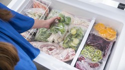 Jangan Salah Simpan, Ini 5 Makanan yang Tidak Cocok Masuk Freezer