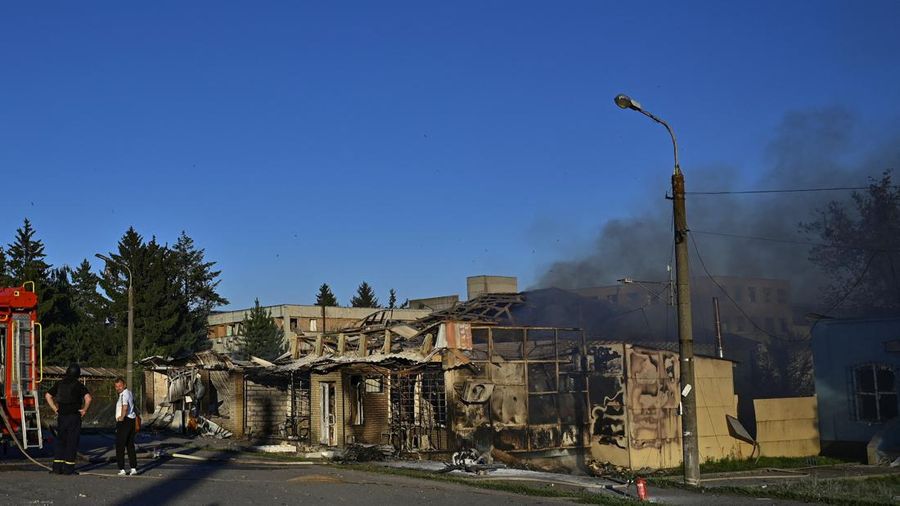Kondisi pasca serangan rudal Rusia di kota Vilniansk, wilayah Zaporizhzhia, Ukraina, Sabtu (29/6/2024). (REUTERS/Stringer)
