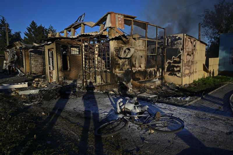 Kondisi pasca serangan rudal Rusia di kota Vilniansk, wilayah Zaporizhzhia, Ukraina, Sabtu (29/6/2024). (REUTERS/Stringer)