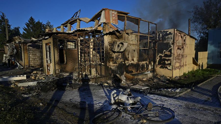 Kondisi pasca serangan rudal Rusia di kota Vilniansk, wilayah Zaporizhzhia, Ukraina, Sabtu (29/6/2024). (REUTERS/Stringer)