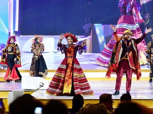 Keren! 27 Bupati & Wali Kota se-Jabar Jadi Model Wastra Mancanegara