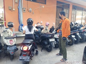 Warga Sekitar Art Center Kantongi Cuan Ratusan Ribu per Hari dari Parkir PKB