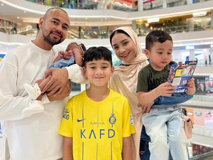 Raffi Ahmad Tak Bedakan Perlakuan ke Baby Lily Meski Anak Angkat