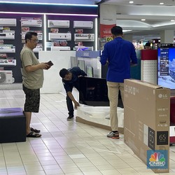 Murah Bener! Beli TV LED di Transmart, Pelanggan Ini Hemat Rp 4,2 Juta