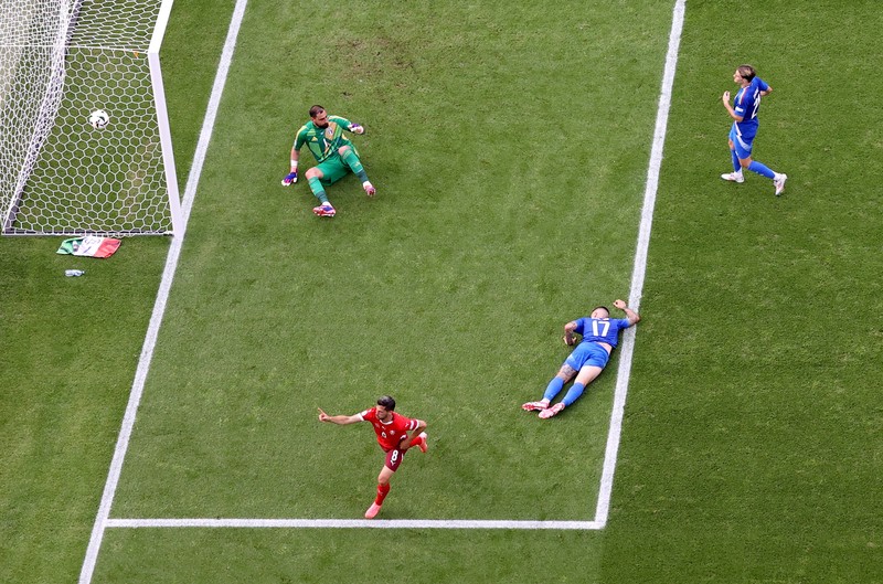 TImnas Italia tersingkir di Babak 16 Piala Eropa 2024 usai takluk dari Swiss dengan skor akhir 0-2.(REUTERS/Angelika Warmuth)