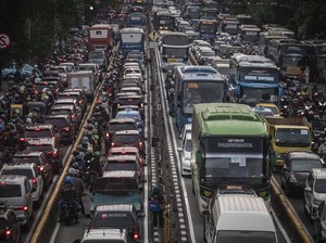Jakarta Rugi Rp 100 T Gegara Macet, Begini Hitung-hitungannya