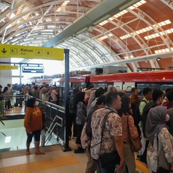 Aneh! Jumlah Penumpang LRT Jabodebek Mendadak Turun, Ada Apa?